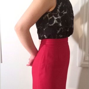 Absolutely lovely piece, lace dark navy almost looks black. Karl Lagerfeld Paris